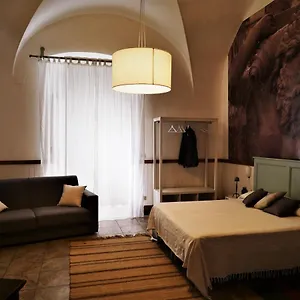 https://casaorazio.taorminaitalyhotels.com