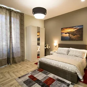 https://romeo-luxury-apartment.taorminaitalyhotels.com